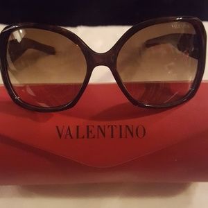 Authentic Valentino Rockstud Sunglasses